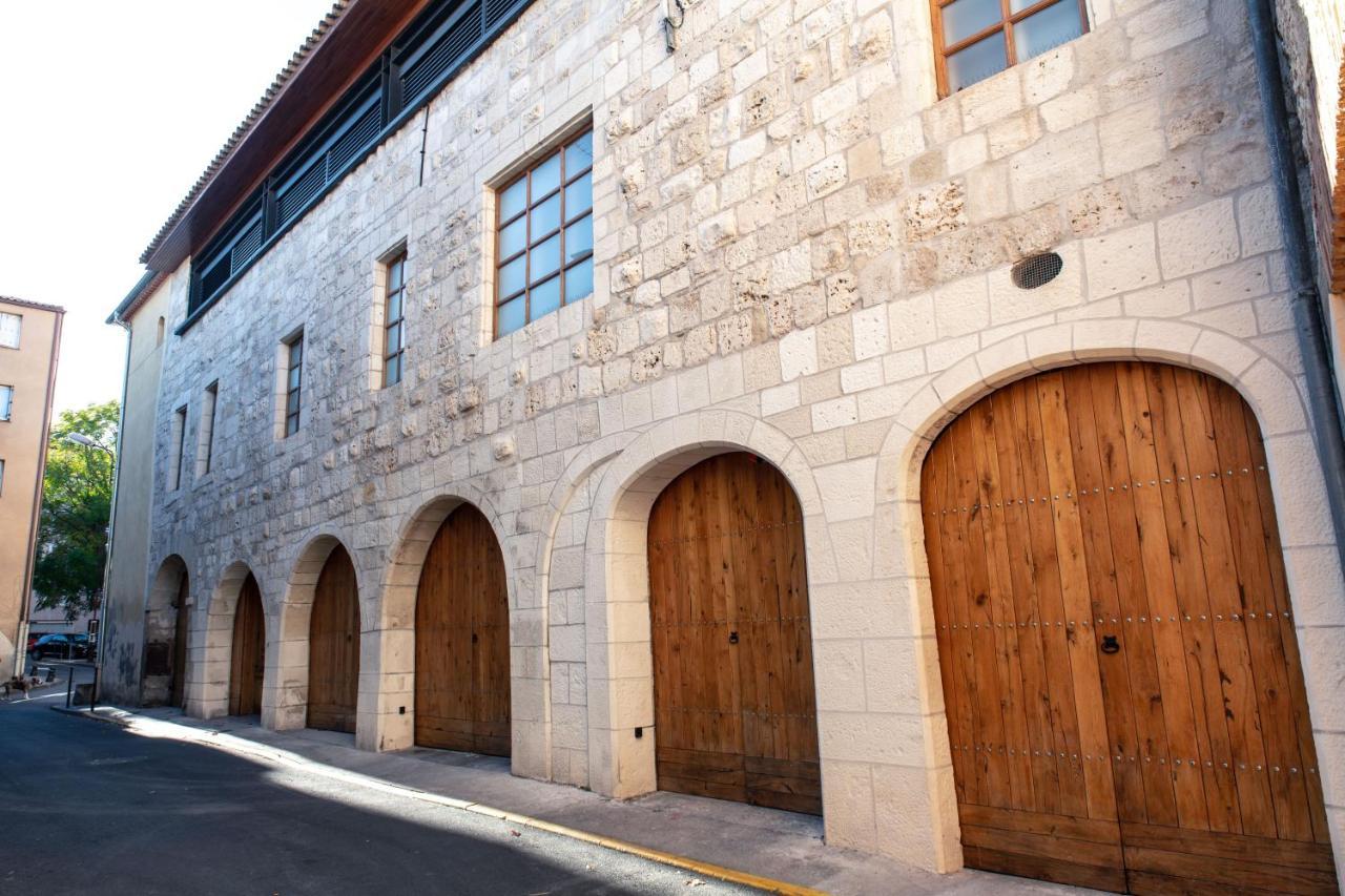 A Baldaquin Maison De L'église Du Couvent Maison d'hôtes